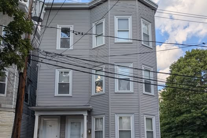 Entrance - Room available at Hardwick St Apartments