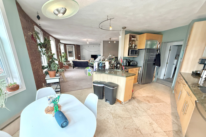 Kitchen - AVAIL 9/1! Sunny 2B2B in Brighton, Heat/Hot Water included. Closed to BC/MBTA/Bus Routes. NO Condo