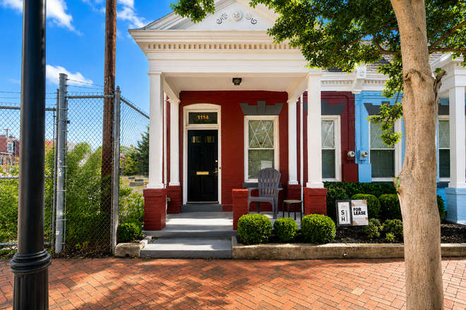 Outside of Home - 3 bed 2 bath home within walking distance to VCU!
