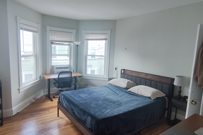Bedroom - Sublet:1BR apt-Bank St-Princeton