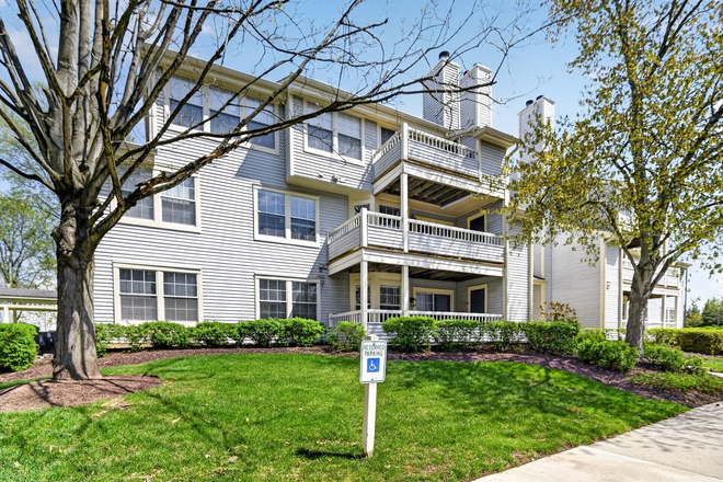 Exterior of the Building - 2BR condo-Commonwealth Ct-Princeton