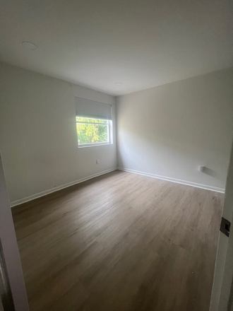 room - Gables Point condo