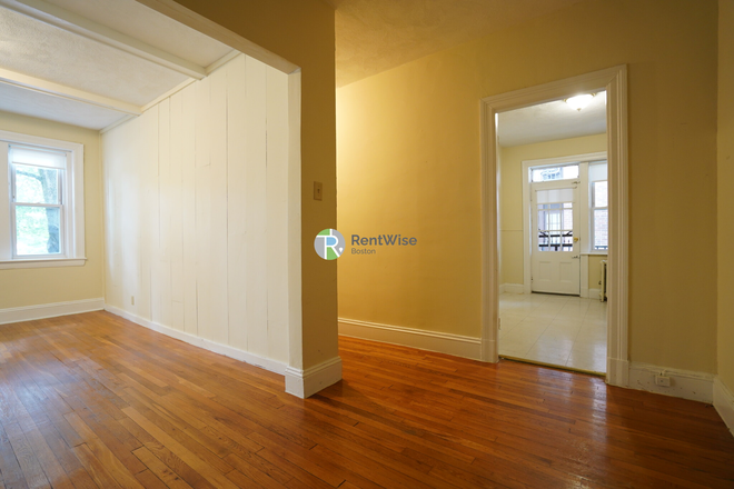 1 - Spacious Sunny Brighton 1 Bedroom | H/HW incl. | Students OK | No Fee Apartments