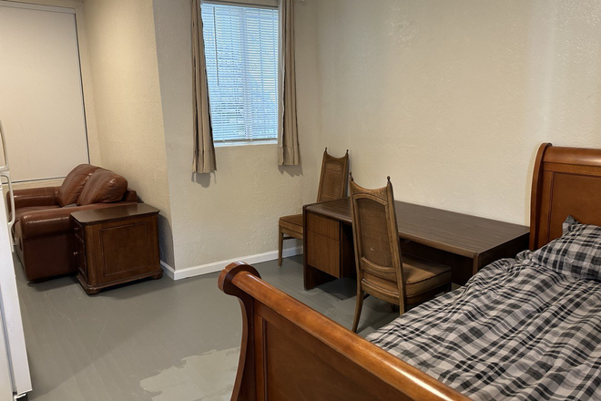 bedroom and living area - Studio for rent near Lake Merritt All utilites paid $1250