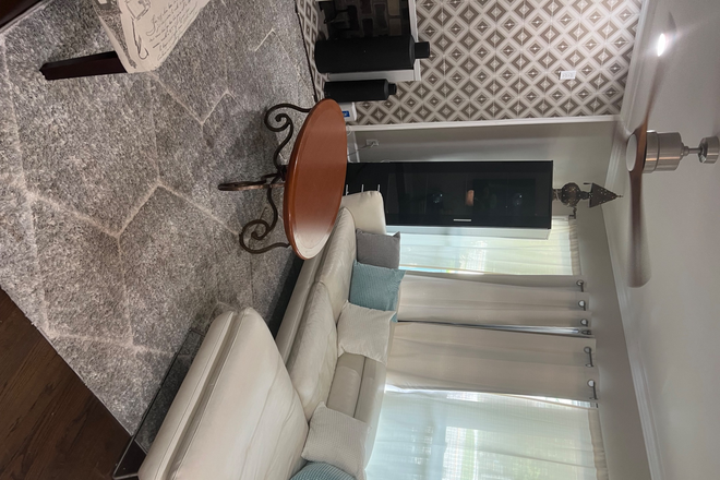  - Decatur home close to Emory