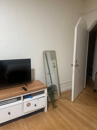 bedroom - Apartment near UC Berkeley campus (Spring sublease)