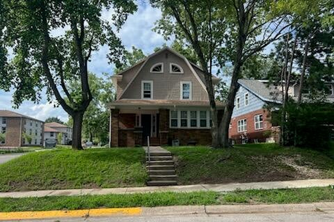 front - 354 Sylvia st