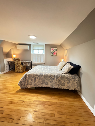 bedroom 1 - 6/1/26-8/30/26 summer sublet, furniture included. Great location Hassel free moving in with luggage House