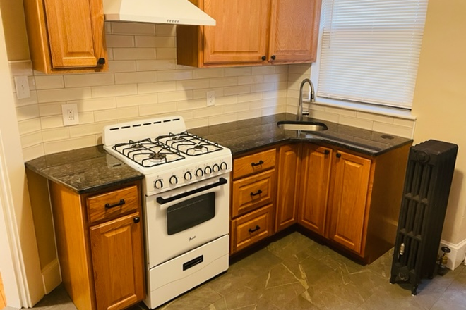 kitchen - No fee great location! dana Hill! sunny spacious, heated, laundry Harvard Design redline