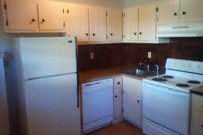 kitchen - Heat & Hot Water Included! Apartments