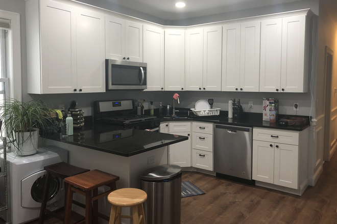 . - GORGEOUS 4 Bed/1 Bath  - Avail NOW!!!