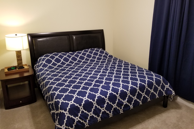 Side view - King Bed Fully Furnished w/ Ensuite Bathroom Includes utilities and cleaning House