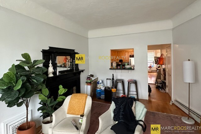 Call NOW for showings! 617-236-8550 - BEACON ST - *NO FEE* BROWNSTONE KENMORE SQ 2BR/1BA *AVAIL NOW* W/ LNDRY IN BLDNG, EQUAL BDRMS! Apartments