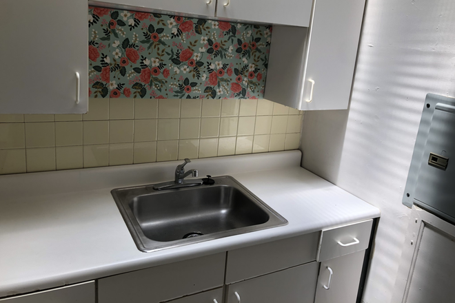 Kitchen - Chic 1-bed on Beacon Street with stunning views Apartments