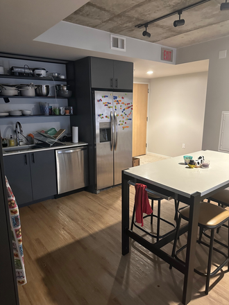 Kitchen - Hub College Park Apartments