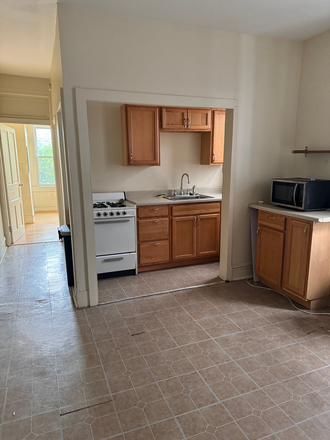 Kitchen with microwave - Large, 2 Bedroom, Quiet  Apartment. 10 mins walk to Drexel, 20 mins to Penn.