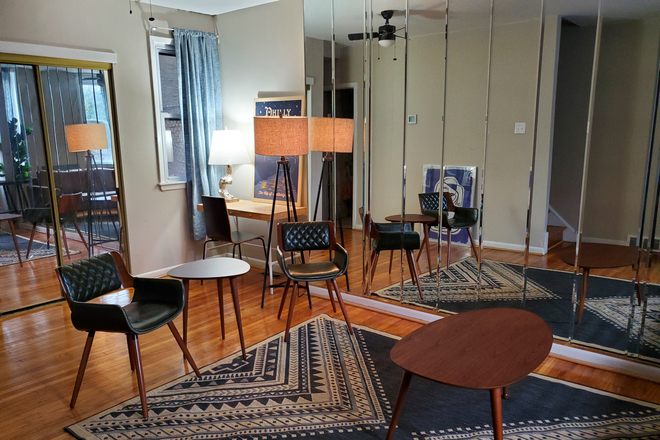 Living Room - Spacious, Close to Drexel & UPenn Townhome