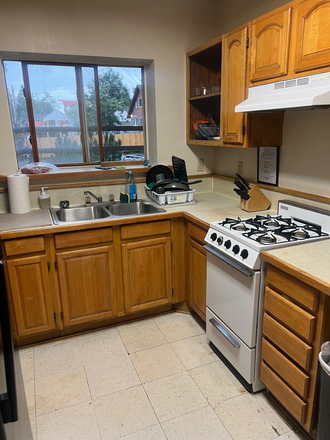 Kitchen Angle 1 - Elk House close to campus (Cheap Rent)
