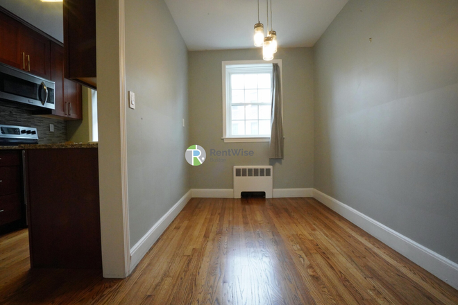 1 - SEP 2026-Incredible Brookline 2 bed plus! H/HW/Parking included-No Broker Fee! Apartments