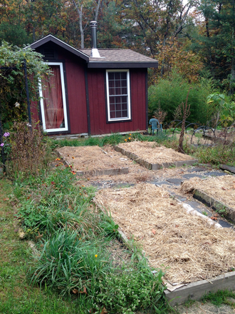 Raised garden beds - Beautiful Private 4 bedroom 2 bathroom home