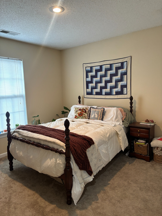 Bedroom - Mountaineer Village Apartments