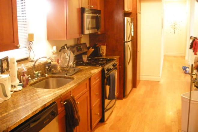 Kitchen - Fenway 3 Bed Louis Prang