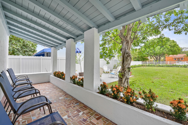 Porch - Pool 2 Bedroom impeccable unit close to Briar Park Duplex