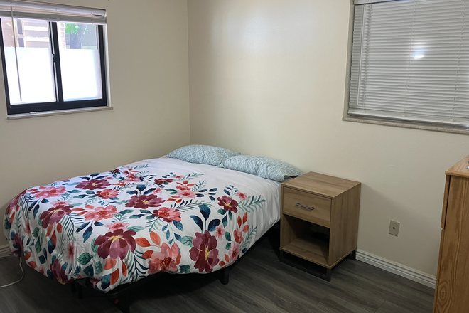 bedroom - Furnished 1bed/1bath Apartment Sublet