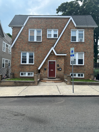 Front view - For RENT -  3 Bedroom - 1 Bath Apartment In Ivy Hill - Close to Seton Hall