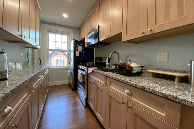 1 - Newly renovated studio with Heat Included - Harvard Sq Apartments