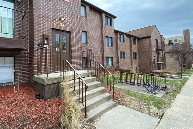 One Bed Student Apartments For Rent Near University Of Iowa Off Campus Housing University Of Iowa
