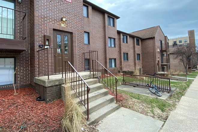 PGA - -Downtown Apartments Near Engineering and Music Buildings - Free Internet