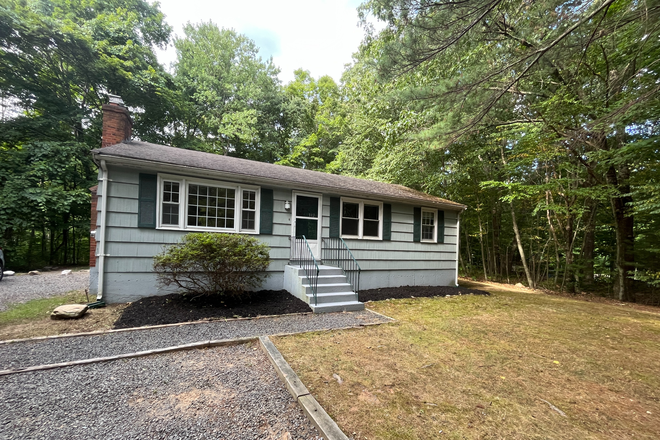 exterior - 5 Bedroom house available for 2026 School year