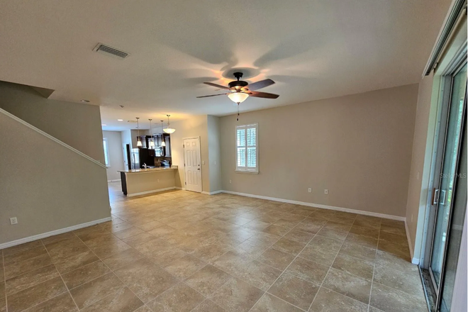 Living Room - Hidden River Townhomes Close to Campus