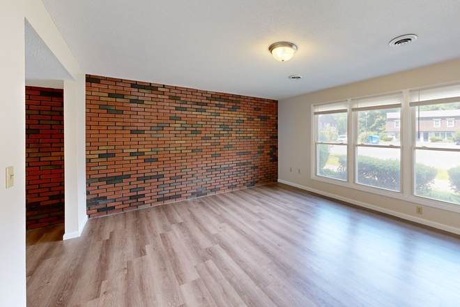 Living Room - Riverside Park 2 bedroom Town House Style