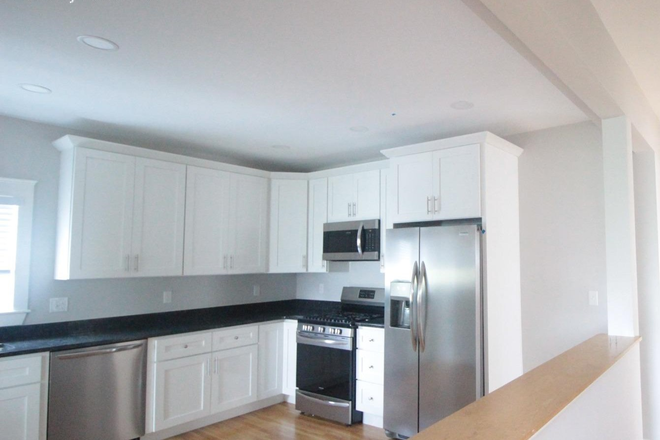 Call NOW for showings! 617-236-8600 - CAMBRIDGE ST - INMAN SQ STUNNING RENO 4BR FOR *9/1/2025* W/ IN UNIT W/D, RNTL PRK, 2 BATH, DECK, YRD
