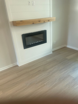 Family Room w Fireplace - Rose Hill Townhouse (close to Marietta campus) rooms or entire house