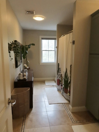 Master Bathroom - 3 Bedroom Townhouse - Great for long-term renter