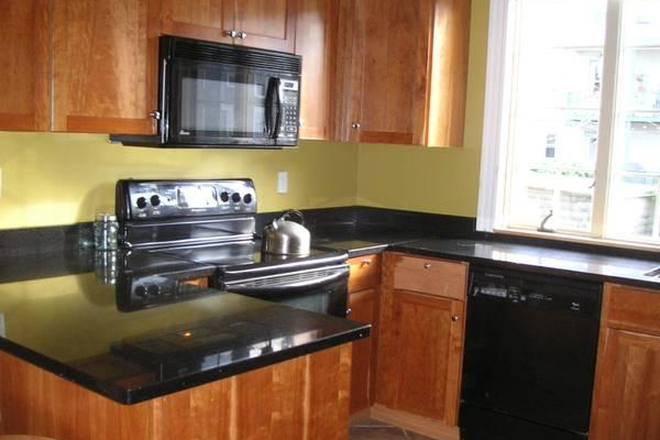 Call call or text Arezou at 617-584-7817 - Newly renovated FURNISHED 4.5 bed  2 bath top floor duplex unit available 9/1/2025!! Apartments
