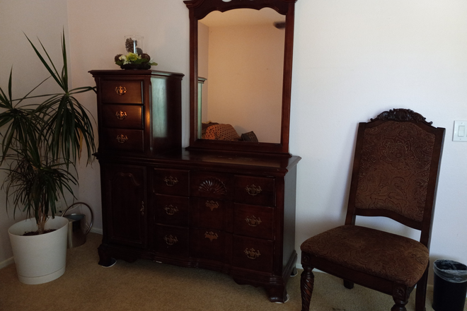 10 x13 bedroom +closet - Close to bus stop and walking/biking distance from UCR