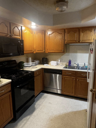 kitchen - Apartment Near Purdue Memorial Union