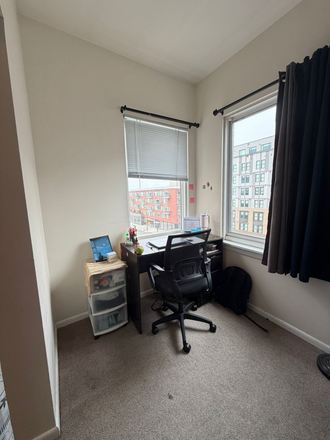 Study space - Summer Sublease Available