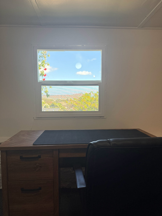 Desk with a view - Manoa to Diamond Head Apartments