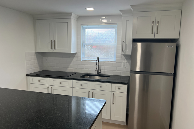 Kitchen - 518 W Biddle Street Apartments