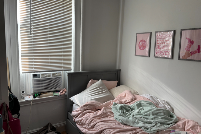 Bedroom - 3 Bed Available 1/1/26! CONTACT NOAH 603-470-8181! Apartments