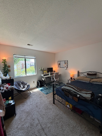 Bedroom - Peppermill Apartment (Master Bedroom for sublease)