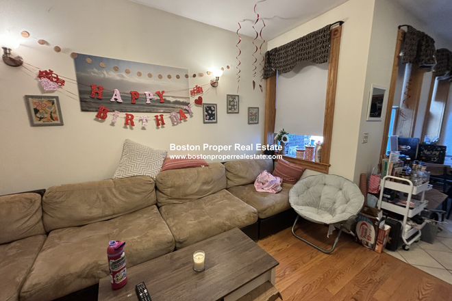 A - 3 bed with living room *NO BROKER FEES Apartments