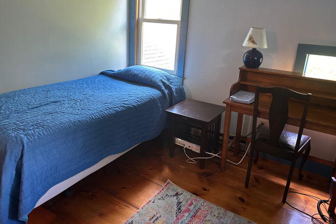 Bedroom - 1 Sunny quiet room - 2nd floor room, 18th century farmhouse, close to bike trail