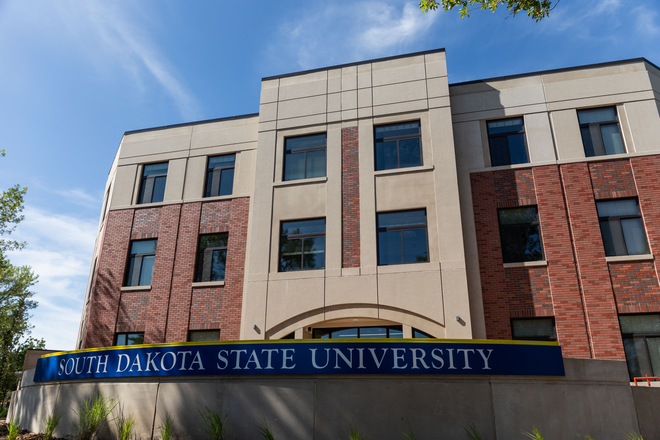 Apartment Exterior - Southeast Neighborhood Apartments