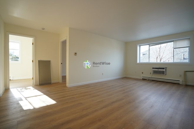 1 - Beautiful Bright 2 Bedroom | Close to MBTA | No Undergrads | Cats ok | NO FEE!